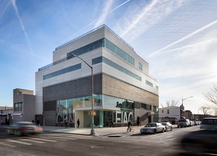 Il Centro Community Center