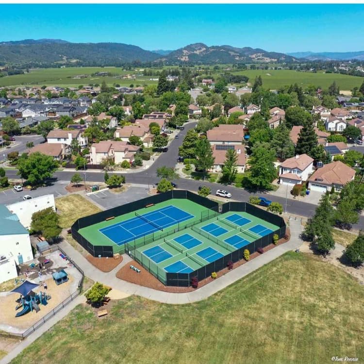 Las Flores Community Center